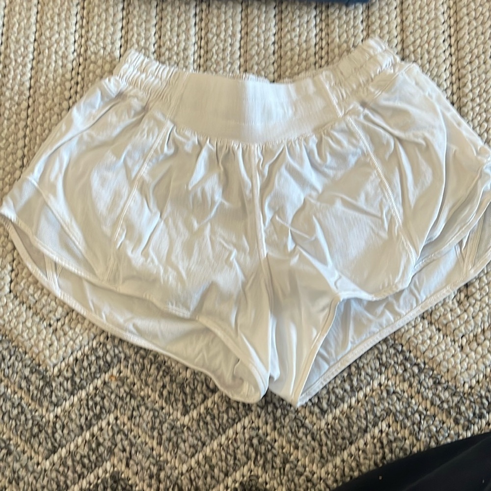 Lululemon Hotty Hot 2.5”